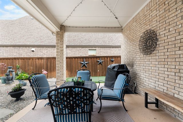 1810 Birds Fort Trail, Arlington, TX 76005