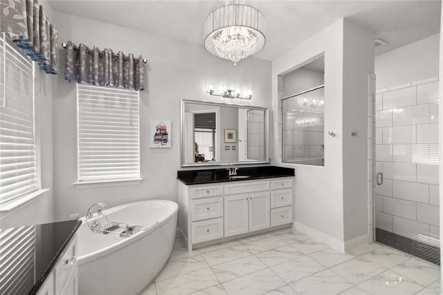 1810 Birds Fort Trail, Arlington, TX 76005