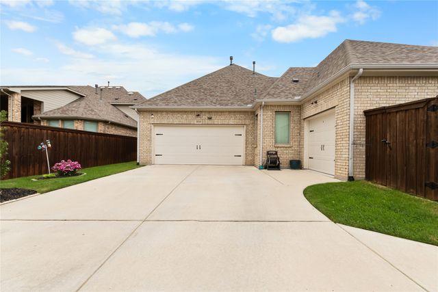 1810 Birds Fort Trail, Arlington, TX 76005