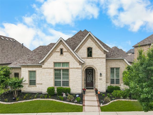 1810 Birds Fort Trail, Arlington, TX 76005