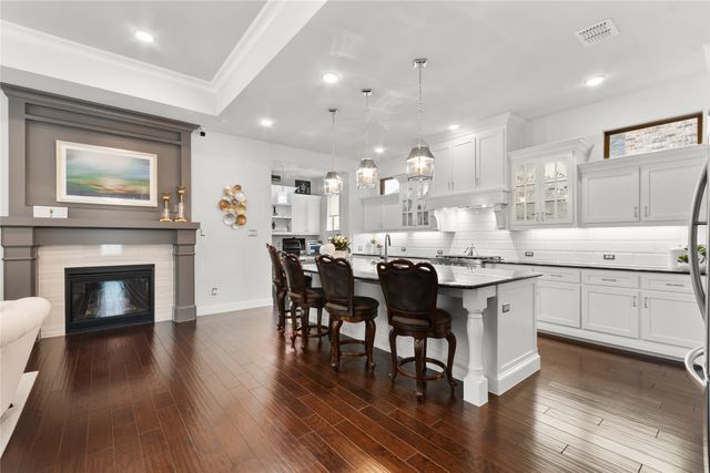 1810 Birds Fort Trail, Arlington, TX 76005