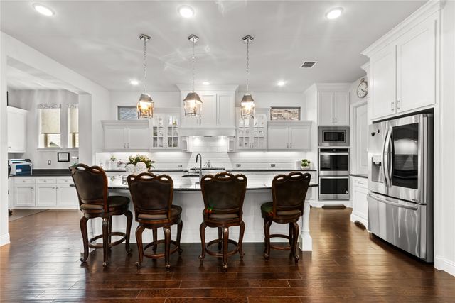 1810 Birds Fort Trail, Arlington, TX 76005