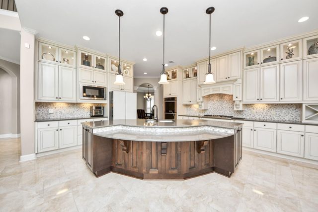 2202 Texoma Bend Lane, Friendswood, TX 77546
