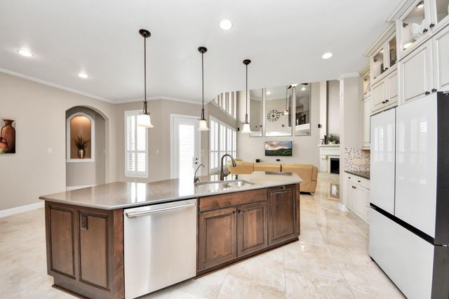 2202 Texoma Bend Lane, Friendswood, TX 77546