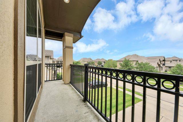 2202 Texoma Bend Lane, Friendswood, TX 77546