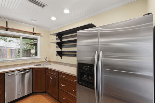 1122 Westover Street, College Station, TX 77840