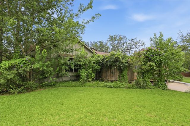 1122 Westover Street, College Station, TX 77840