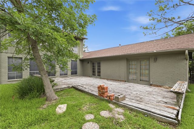 1122 Westover Street, College Station, TX 77840