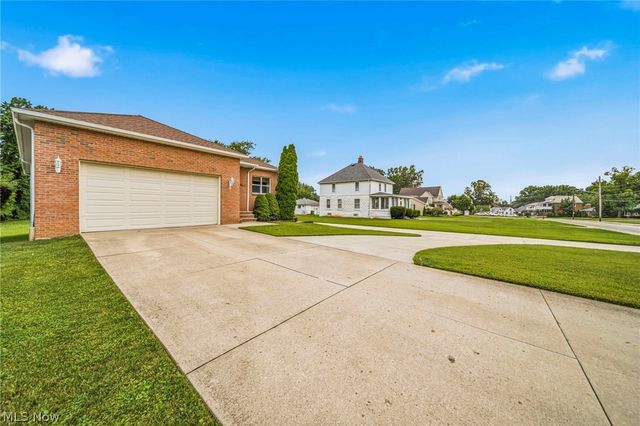1860 Rockefeller Road, Wickliffe, OH 44092
