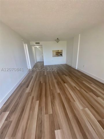 13120 SW 92nd Ave B-414, Miami, FL 33176