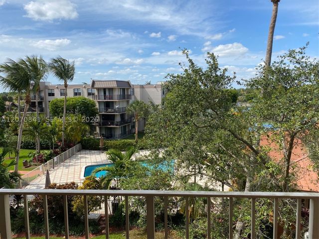 13120 SW 92nd Ave B-414, Miami, FL 33176