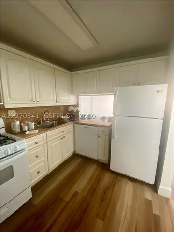 13120 SW 92nd Ave B-414, Miami, FL 33176