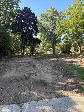 1411 Cedarhill Drive, Royal Oak, MI 48067