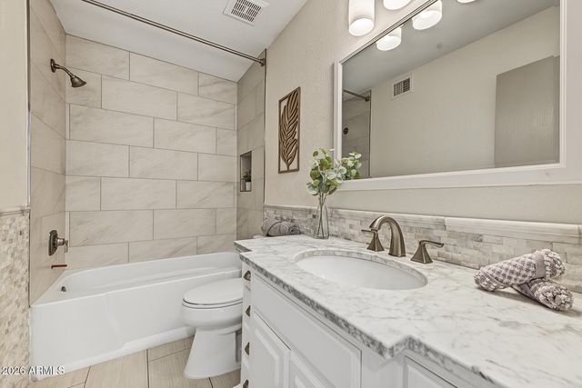3910 E KIMBERLY Way, Phoenix, AZ 85050