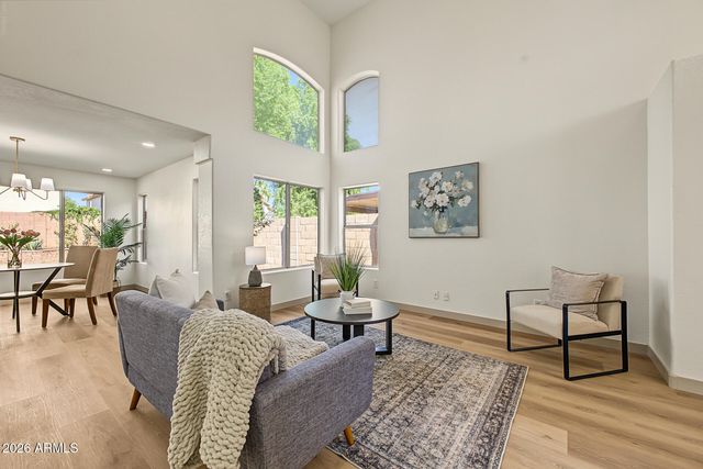 3910 E KIMBERLY Way, Phoenix, AZ 85050
