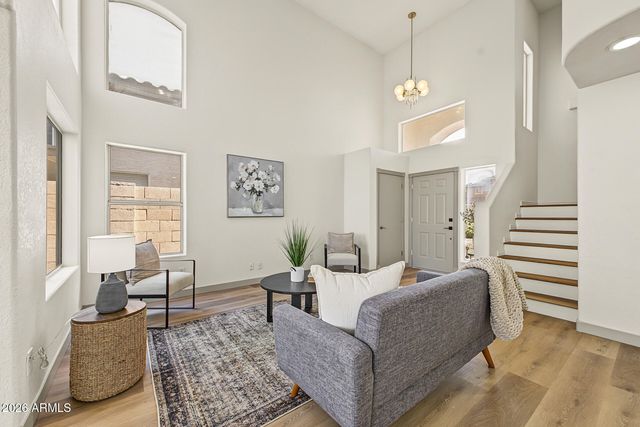 3910 E KIMBERLY Way, Phoenix, AZ 85050