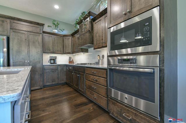 9621 S 30th Street, Lincoln, NE 68516