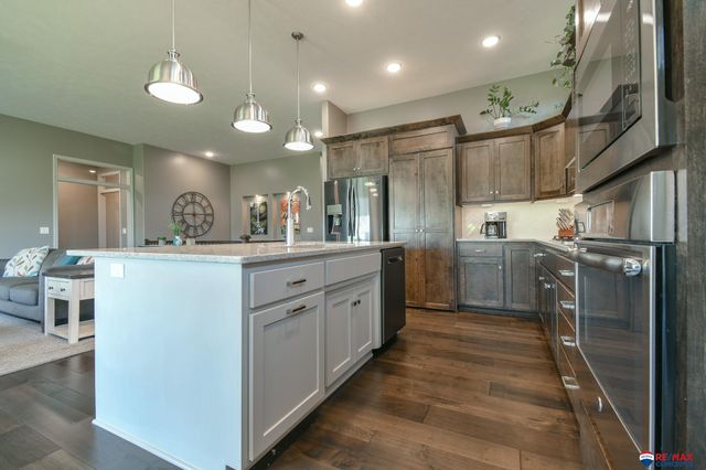 9621 S 30th Street, Lincoln, NE 68516