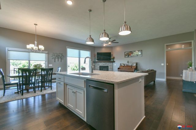 9621 S 30th Street, Lincoln, NE 68516