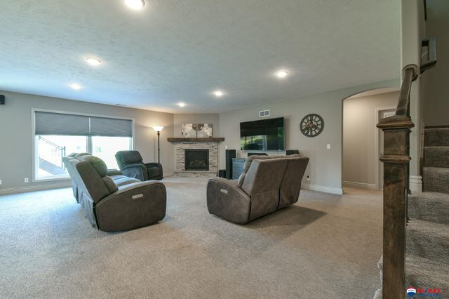 9621 S 30th Street, Lincoln, NE 68516