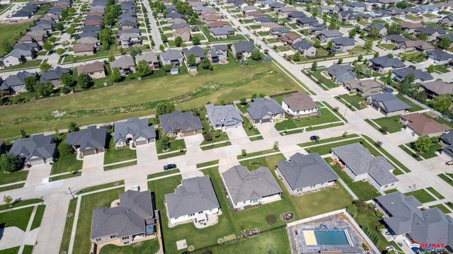 9621 S 30th Street, Lincoln, NE 68516