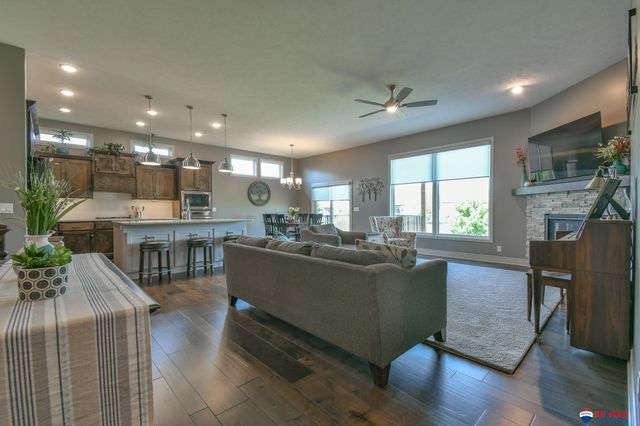 9621 S 30th Street, Lincoln, NE 68516