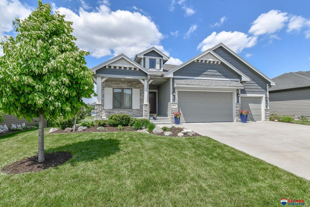 9621 S 30th Street, Lincoln, NE 68516