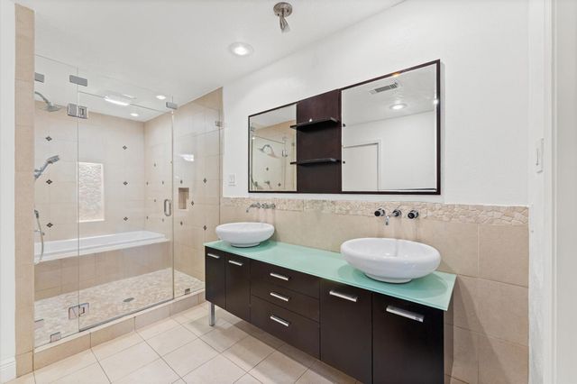 310 W Fair Harbor Lane, Houston, TX 77079