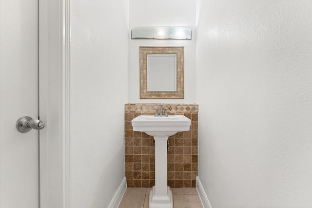 310 W Fair Harbor Lane, Houston, TX 77079