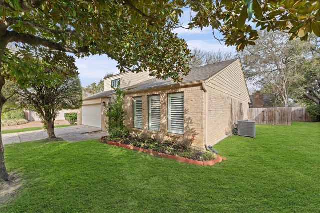 310 W Fair Harbor Lane, Houston, TX 77079