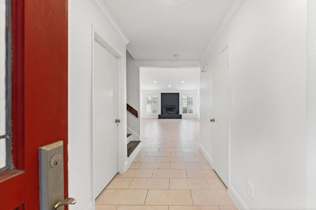 310 W Fair Harbor Lane, Houston, TX 77079