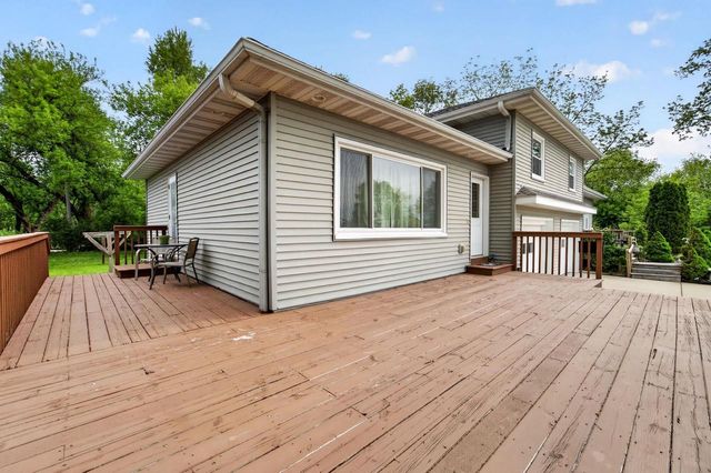 203 Fairview Court, Waunakee, WI 53597