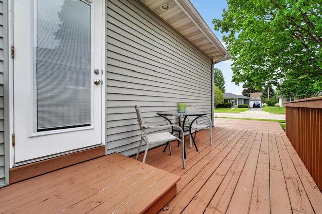 203 Fairview Court, Waunakee, WI 53597