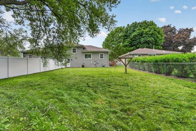 203 Fairview Court, Waunakee, WI 53597