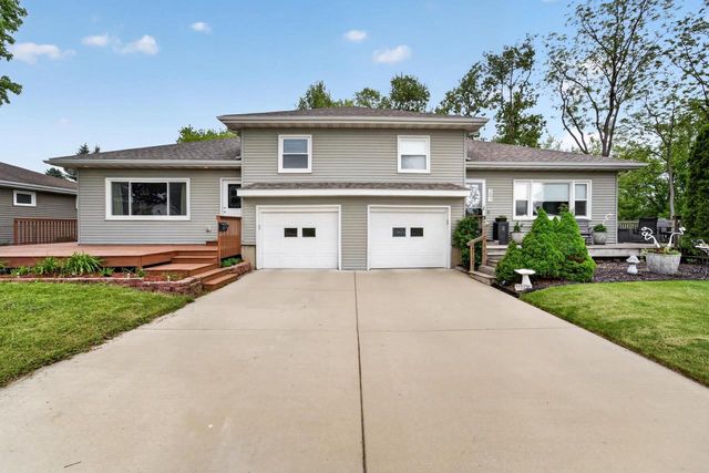 203 Fairview Court, Waunakee, WI 53597