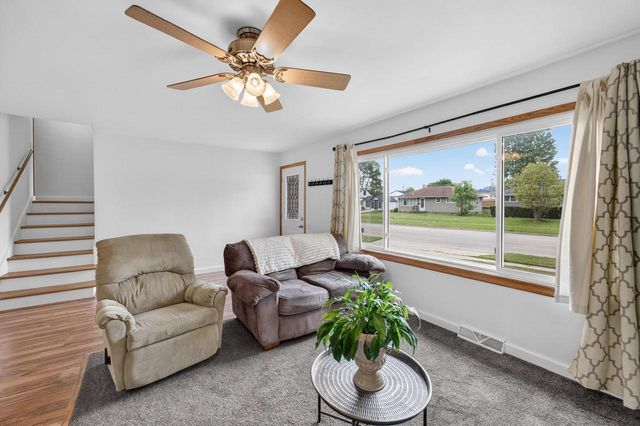 203 Fairview Court, Waunakee, WI 53597