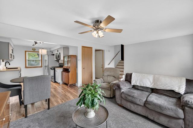 203 Fairview Court, Waunakee, WI 53597