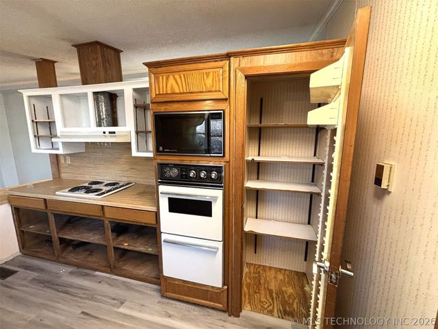 415420 E 1094, Checotah, OK 74426