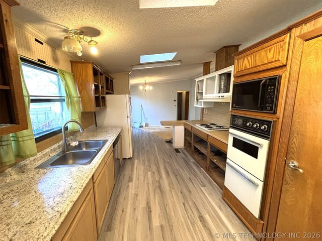 415420 E 1094, Checotah, OK 74426