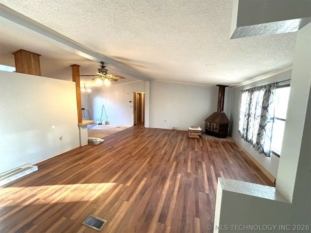 415420 E 1094, Checotah, OK 74426