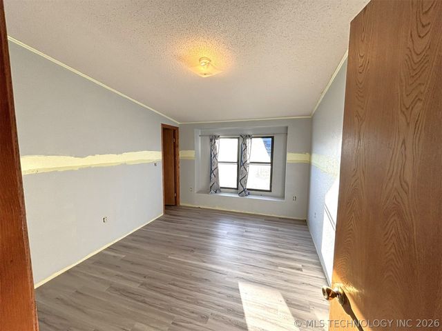 415420 E 1094, Checotah, OK 74426