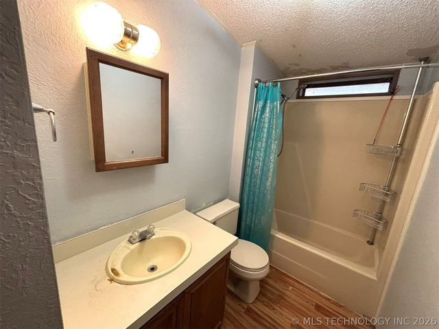 415420 E 1094, Checotah, OK 74426