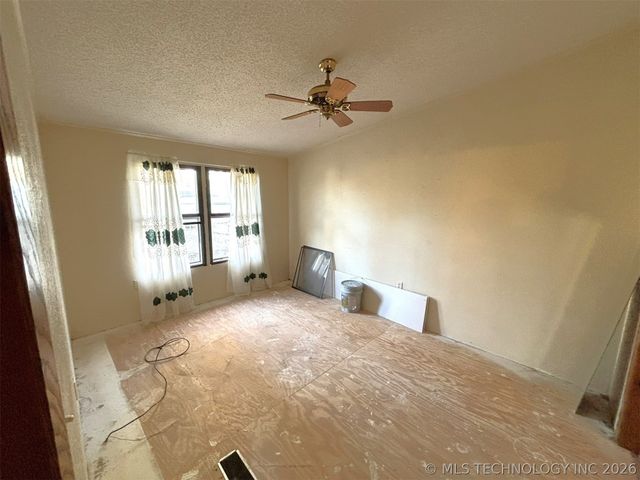 415420 E 1094, Checotah, OK 74426