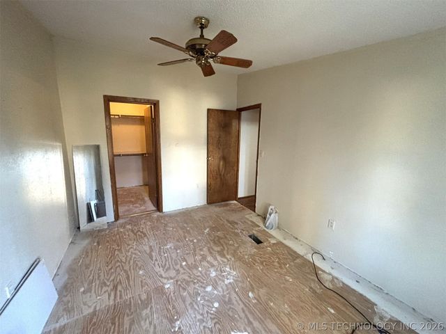 415420 E 1094, Checotah, OK 74426