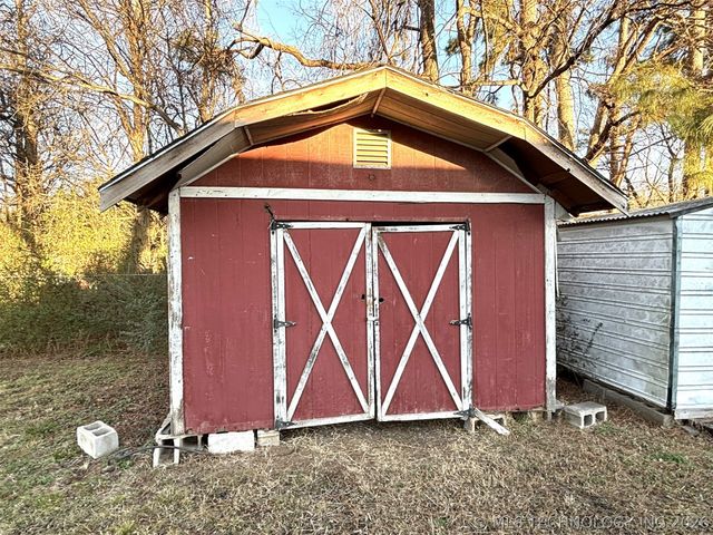 415420 E 1094, Checotah, OK 74426