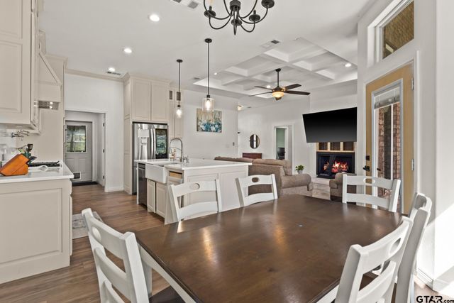 421 Mt Pleasant, Pittsburg, TX 75686