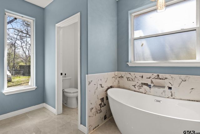 421 Mt Pleasant, Pittsburg, TX 75686