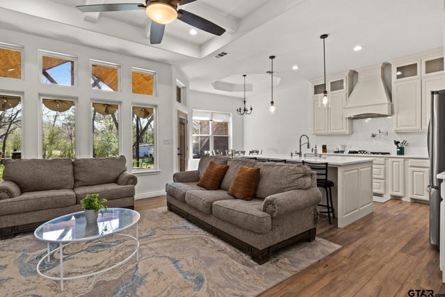 421 Mt Pleasant, Pittsburg, TX 75686