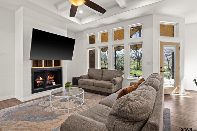 421 Mt Pleasant, Pittsburg, TX 75686