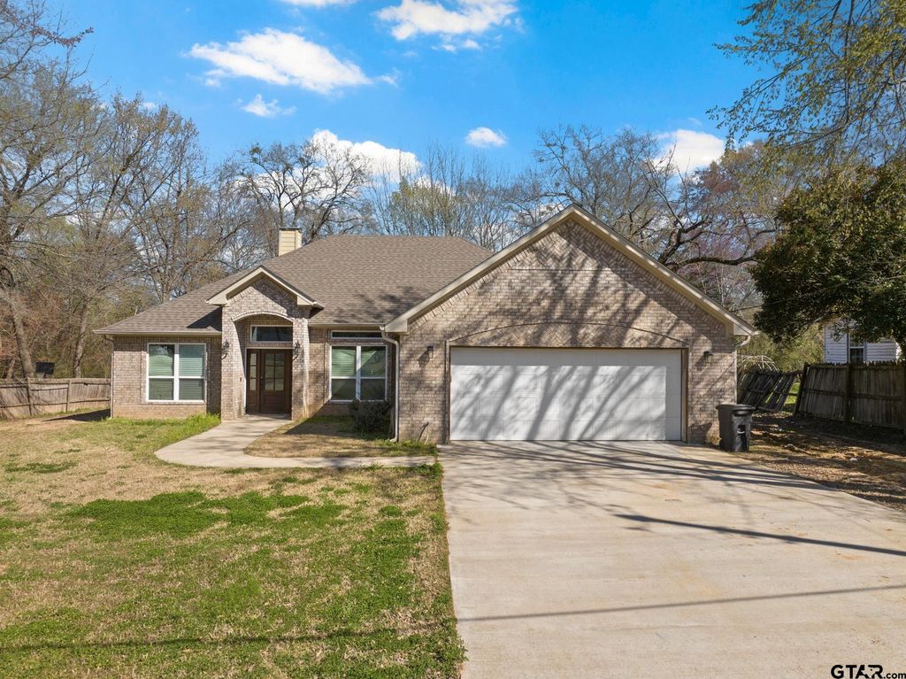 421 Mt Pleasant, Pittsburg, TX 75686